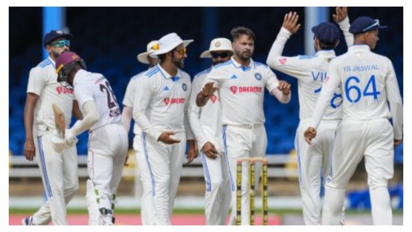 India vs West Indies: ওয়েস্ট ইন্ডিজে বিমান বিভ্রাট, বিসিসিআইয়ের কাছে নালিশ বিরক্ত বিরাট-রোহিতদের