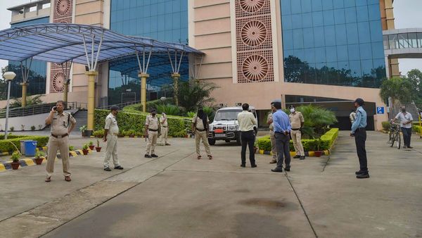 ভারতে অনুপ্রবেশের চেষ্টা দুই চিনা নাগরিকের! সন্দেহভাজনদের আটক করল বিহার পুলিশ