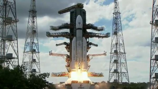 Chandrayaan-3: ফের ইতিহাস গড়ল ISRO, চাঁদের পথে পাড়ি জমাল চন্দ্রযান-৩