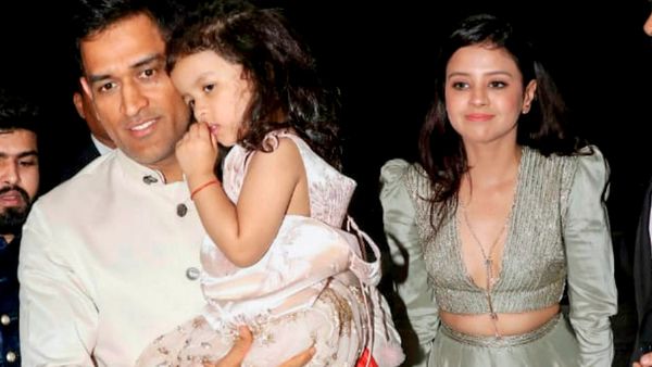 MSD-Sakshi Marriage Anniversary: ধোনি-সাক্ষীর বিবাহবার্ষিকীতে ফিরে দেখা প্রেমপর্ব, কলকাতার পিচেই খেলা শুরু