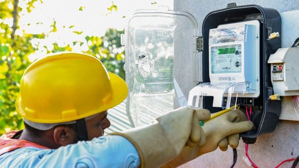 Red Light In Electricity Meter: বিদ্যুতের মিটারে কেন লাল আলো জ্বলে! পিছনে রয়েছে কোটি টাকার খেলা