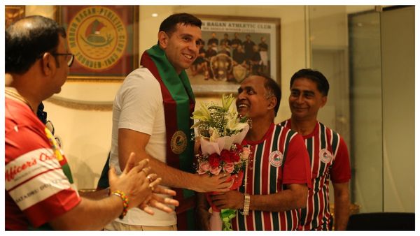 Emiliano Martinez: মেসির পেনাল্টিও বাঁচিয়েছেন, কলকাতায় এসে অজানা তথ্য ফাঁস মার্তিনেজের