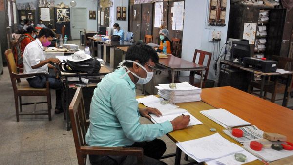 7th Pay Commission: সরকারি কর্মীদের ডিএ-র সঙ্গে বাড়তে পারে এই ভাতাও, কী বলছে মোদী সরকার