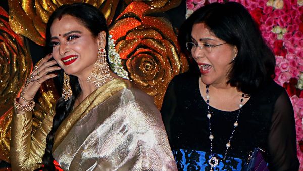 Cricket Love Story: জিনাত ও রেখার রূপে মশগুল ছিলেন বিশ্বকাপজয়ী অধিনায়ক, পরিণতি পায়নি প্রেম