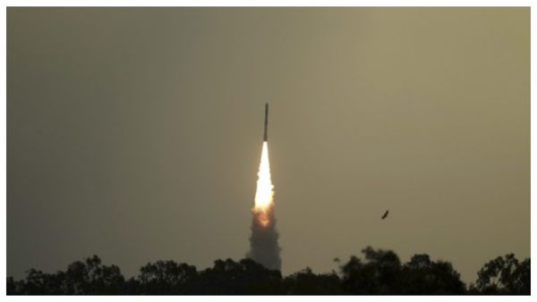 ISRO: সিঙ্গাপুরের ৭টি উপগ্রহ নিয়ে মহাকাশে পাড়ি দিল ভারতীয় রকেট, নতুন অভিযান ইসরোর