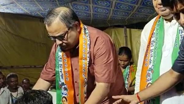 West Bengal Panchayat Election 2023: মঞ্চ ভেঙে পড়লেন কুণাল! নতুন করে চোট পায়ে