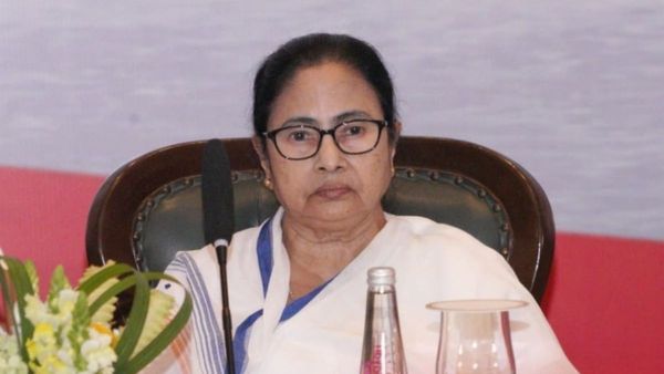 West Bengal Government Schemes: বিনামূল্যে সরকারি সুবিধা পেতে পদক্ষেপ! আধার নিয়েও রইল বড় আপডেট