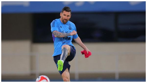 Lionel Messi: অবসর বেশি দূরে নয়, নতুন চ্যালেঞ্জ নিয়ে মার্কিন মুলুকে পা রাখলেন মেসি