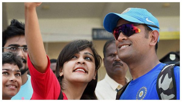 MS Dhoni Birth Day: শুক্রবার মাহি পার্বণ, ধোনির জন্মদিনে ভক্তদের কীর্তি শুনলে অবাক হবেন আপনিও