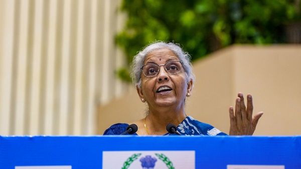 Income Tax Filing Last Date: মোবাইলের মাধ্যমে কীভাবে জমা দেবেন আয়কর? রইল গোটা প্রক্রিয়া