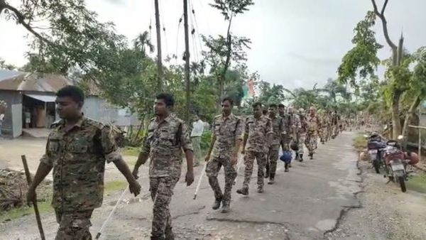 Panchayat Election 2023: এসটিএফের জালে অস্ত্র ব্যবসায়ী! ভোটের মুখে বিপুল আগ্নেয়াস্ত্র উদ্ধার বঙ্গে