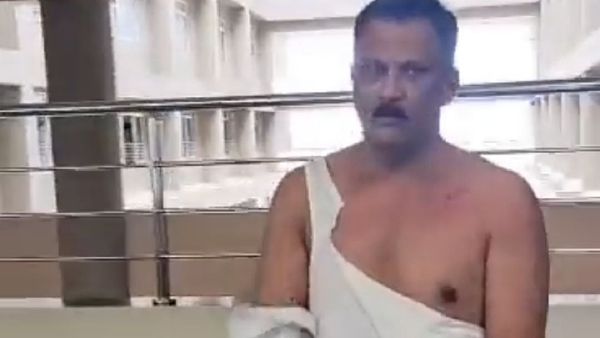 Attack On Principal: ছাত্রীদের শৌচালয়ে সিসিটিভি! বিশ্ব হিন্দু পরিষদের হাতে আক্রান্ত স্কুলের অধ্যক্ষ