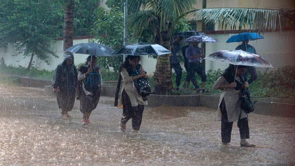 Rain in West Bengal: শ্রাবণের ধারা কি নামবে মাসের শুরু থেকেই! আবহাওয়া দফতরের পূর্বাভাস