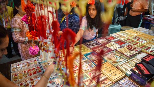 Small Business Ideas From Home: রাখি উৎসবের আগে শুরু করুন এই ব্যবসা! হাতের মুঠোয় লাভ