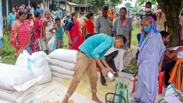 Ration Card Update: মিলবে না ফ্রিতে রেশন, বাতিল হয়ে যাবে কার্ড? বড় আপডেটটি এড়িয়ে যাবেন না