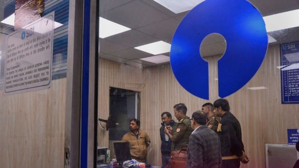 State Bank of India: নয়া সার্ভিস এসবিআইতে! চ্যালেঞ্জের মুখে পড়তে পারে Paytm, PhonePe