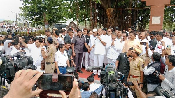 Pawar versus Pawar in Maharashtra: খেলা ঘুরিয়ে দেবেন শরদ? আজই সম্মুখ সমরে প্রমাণ হবে এনসিপি কার