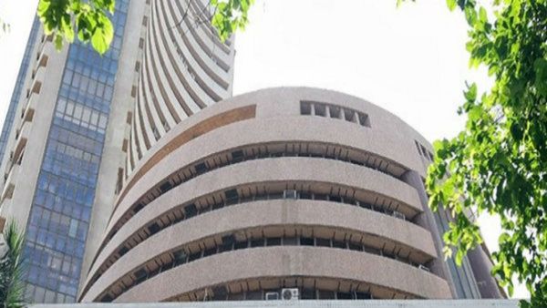 Share Market: সেনসেক্স লাফিয়ে সর্বকালীন রেকর্ড গড়ল, নিফটিও ঊর্ধ্বসীমায়! একনজরে শেয়ারবাজার