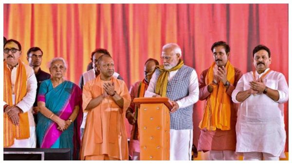Yogi Adityanath: মোদীর নেতৃত্বাধীন ‘নিউ ইন্ডিয়ার’ সাফল্যের খতিয়ান তুলে ধরলেন যোগী