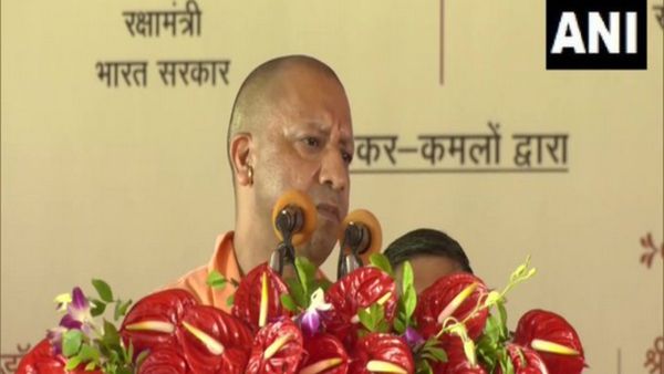 Yogi Adityanath: আগের কেন্দ্রীয় সরকার সিদ্ধান্ত হীনতায় ভুগছিল! কংগ্রেসকে নিশানা যোগীর