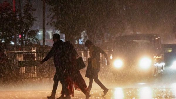 Thunderstorm In West Bengal: প্রবল বৃষ্টি সঙ্গে বজ্রপাত! একাধিক জেলায় একের পর এক মৃত্যু
