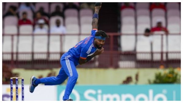 India vs West Indies 3rd T20I: গুরুত্বপূর্ণ জয়ের পরই পাণ্ডিয়া বিশেষ উপহার দিলেন তরুণী ক্রিকেট ভক্তকে