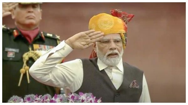 77th Independence Day: মোদীর মুখে ফের পরিবারতন্ত্র, দুর্নীতি-তুষ্টিকরণের বিরুদ্ধে দেশকে মুক্ত করার ডাক