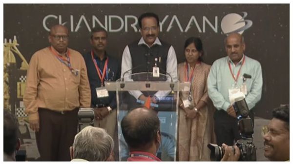 Chandrayaan 3: চন্দ্রযা‌নের সাফল্যের মুহুর্তে ইসরো প্রধানের মুখে মোদী বন্দনা, কৃতিত্ব দি‌লেন কাদের?