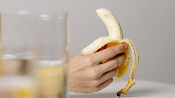 Health benefits of banana: সুস্থ থাকতে রোজ কলা খান, জানুন এই ফলের স্বাস্থ্য উপকারিতা সম্পর্কে