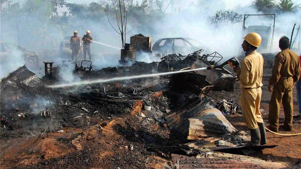 বারুদের স্তুপে রাজ্য, রঘুনাথগঞ্জে আইসিডিএস সেন্টারে বিস্ফোরণ
