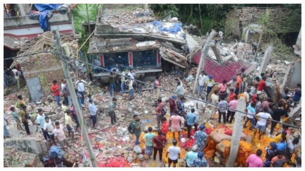 Duttapukur Blast: যত্রতত্র ছড়িয়ে মুন্ডু-হাত-পা, সকালেও ঘটনাস্থল থেকে উদ্ধার একাধিক দেহাংশ