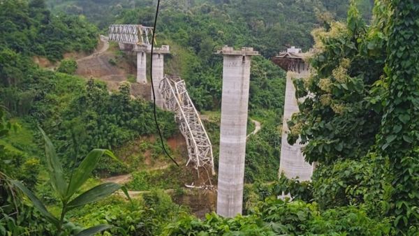 Bridge Collapse in Mizoram: মিজোরামে ভেঙে পড়ল নির্মাণাধীন রেল সেতু, ১৭ শ্রমিকের মৃত্যুর আশঙ্কা