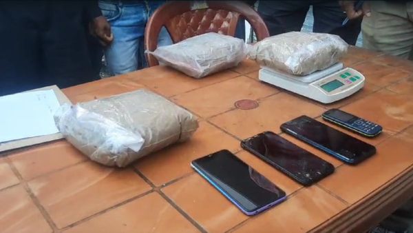 Siliguri: ৫ কোটি টাকা মূল্যের ৫ কেজি ব্রাউন সুগার উদ্ধার, ফিল্মি কায়দায় পাচারকারীদের ধরল পুলিশ