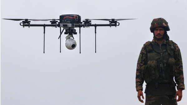 Terror Suspect: আল কায়দা জঙ্গি সন্দেহে গুজরাতে গ্রেফতার বাংলার তিন যুবক! বিশ্বাস করতে পারছে না পরিবার