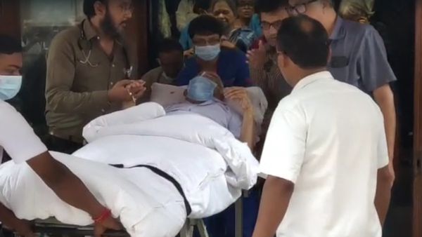 Buddhadeb Bhattacharya Health Updates: হাসপাতাল থেকে ছুটি, ১২ দিন পর পাম অ্যাভিনিউর বাড়িতে বুদ্ধবাবু