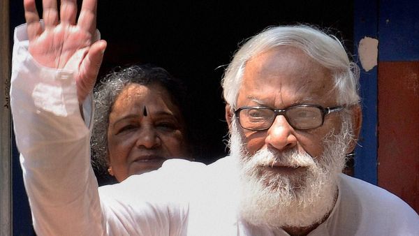 Buddhadeb Bhattacharya: বুধেই ঘরে ফেরা বুদ্ধবাবুর, পাম অ্যাভিনিউর বাড়িতে চলছে তোরজোর