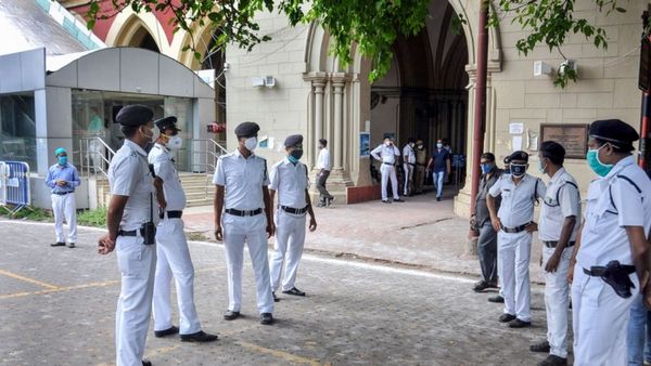 West Bengal Recruitment Scam: প্রয়োজনে ৩৫০ জন শিক্ষককে জেরা করতে পারবে সিবিআই! বড় নির্দেশ হাইকোর্টের