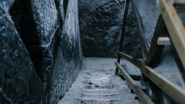 Village of Underground: রূপকথাকেও হার মানাবে আজব এই গ্রাম, মাটির নীচে যেন স্বপ্নপুরী