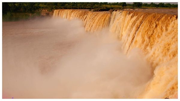Chitrakoot Waterfalls: মিনি নায়াগ্রা ফলস, কলকাতার কাছেই চলে আসুন এই জায়গায়