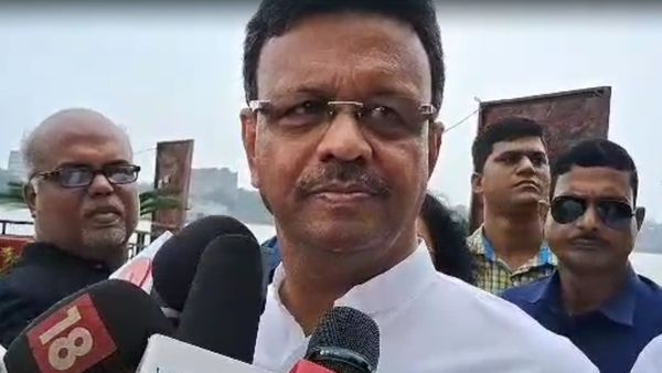 রাস্তা খারাপ হচ্ছে মেট্রোর কাজের জন্য, বেহালার দুর্ঘটনার দায় এড়ালেন মেয়র