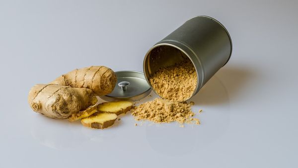 High Cholesterol: উচ্চ কোলেস্টেরলের মাত্রা কমাতে চাইছেন, রোজ খান এই মশলাগুলি