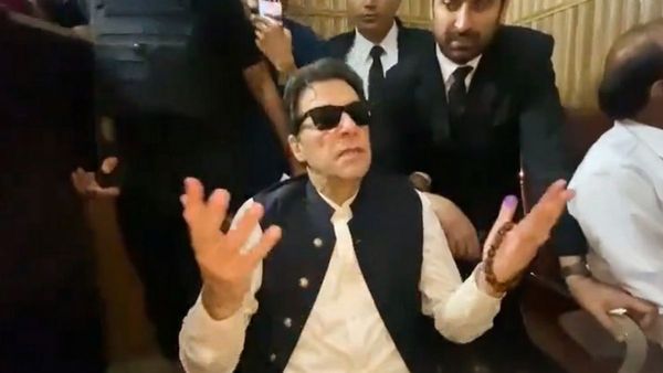 Ex-Pakistan PM Imran Khan: তোষাখানা মামলায় গ্রেফতার ইমরান, তিন বছরের কারাদণ্ডের নির্দেশ