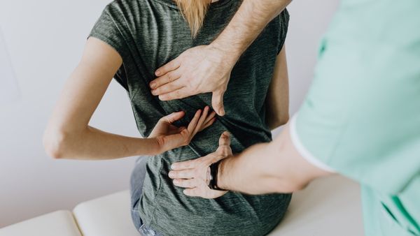 Arthritis: ভুলেও বাতের রোগীরা এই খাবারগুলি ছোঁবেন না, কিন্তু কেন?