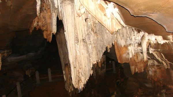  Kailash Cave: কলকাতার কাছেই রয়েছে কয়েক কোটি বছরের পুরনো গুহা, দেখে আসুন মহাদেবের সেই বাসস্থান  