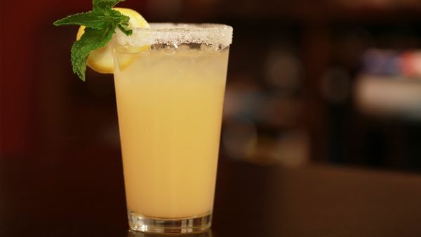 Lemon Juice Benefits: সকালে খালি পেটে লেবুর জল খাওয়া কি স্বাস্থ্যের জন্য ভালো?