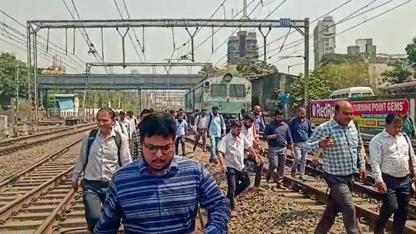 List of Train Cancelled at Sealdah: বাতিল একাধিক ডানকুনি লোকাল! প্রভাব পড়বে এক্সপ্রেসেও