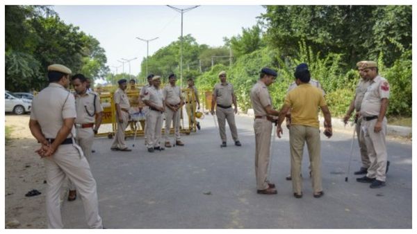 'ঘরে ঘরে গিয়ে সাহায্য চেয়েছিল দাদা', দলিত যুবককে হত্যার রোমহর্ষক বর্ণনা বোনের