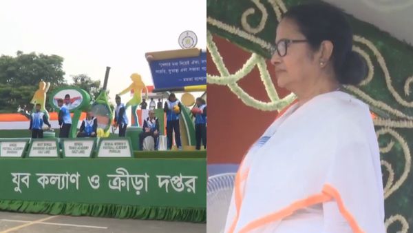 Independence Day 2023: টর্নেডো বাহিনীর কসরত, রেড রোডের কুচকাওয়াজে বাজল খেলা হবে গান