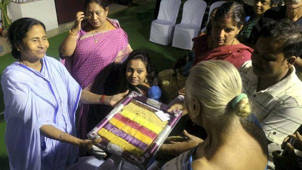 Mamata On Sweets: মিষ্টান্নতে থাকবে সব জেলার বিখ্যাত মিষ্টি! 'ভবিষ্যৎ' ও পায়েস কেক নিয়ে বড় ঘোষণা মমতার