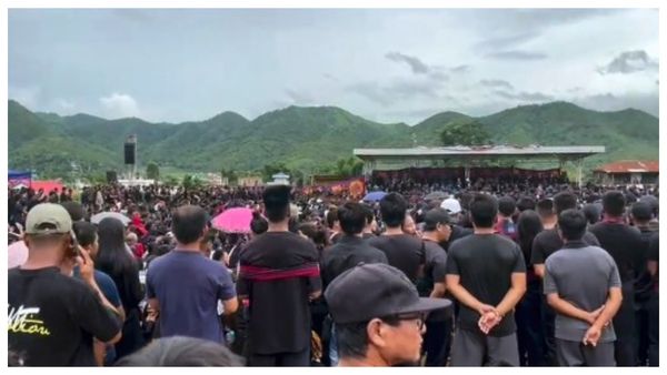 Manipur: মণিপুরে ফের উত্তেজনা, পর পর পুলিশ ক্যাম্পে হামলা, প্রচুর অস্ত্র লুঠ